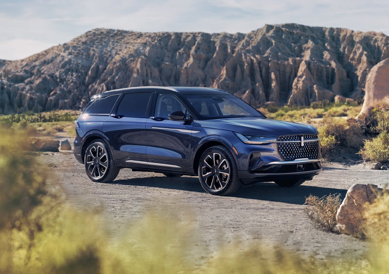 A 2024 Lincoln Nautilus® SUV is parked in a desert national park. | Lincoln Demo 2 in Wooster OH