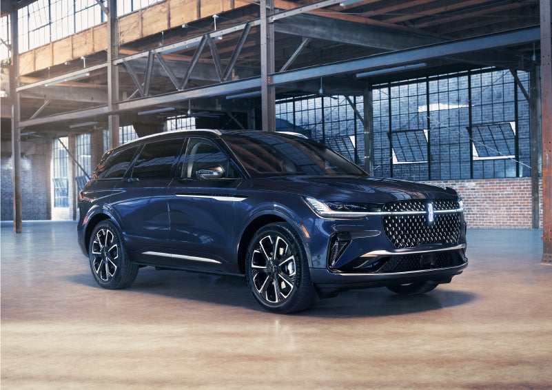 A 2024 Lincoln Nautilus® SUV is parked in an industrial space. | Lincoln Demo 2 in Wooster OH