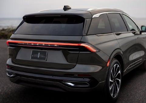 The rear of a 2026 Lincoln Black Label™ Nautilus® SUV displays full LED rear lighting. | Lincoln Demo 2 in Wooster OH