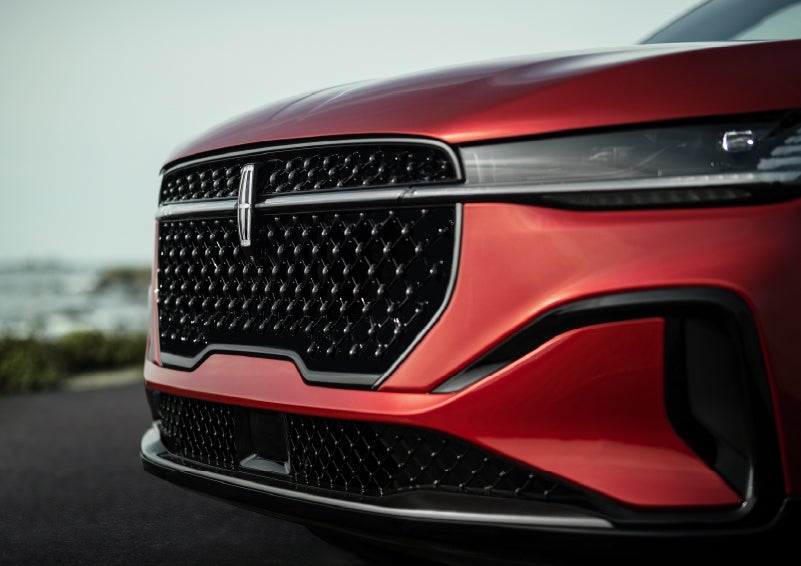 The sleek grille of a 2026 Lincoln Nautilus® SUV with the available Jet Appearance Package makes a bold statement. | Lincoln Demo 2 in Wooster OH